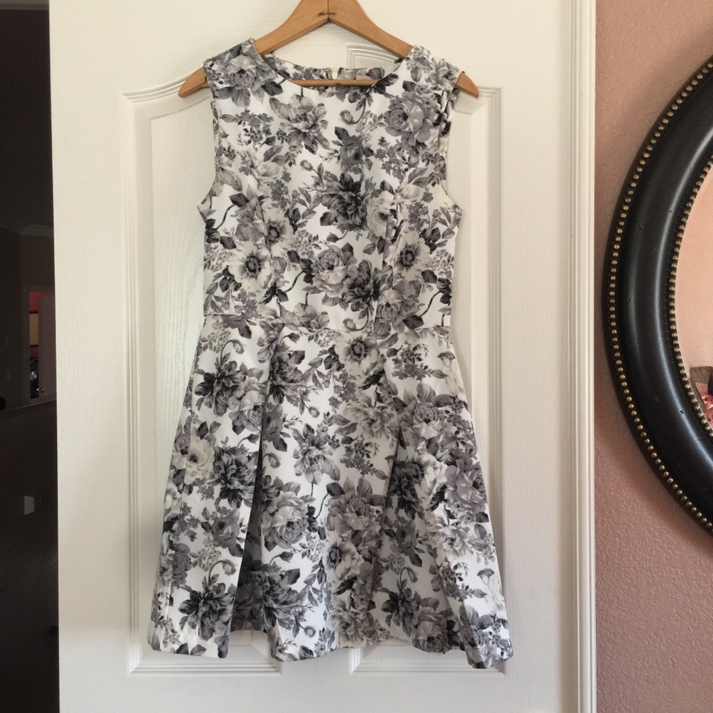 Floral Sleeveless Dress